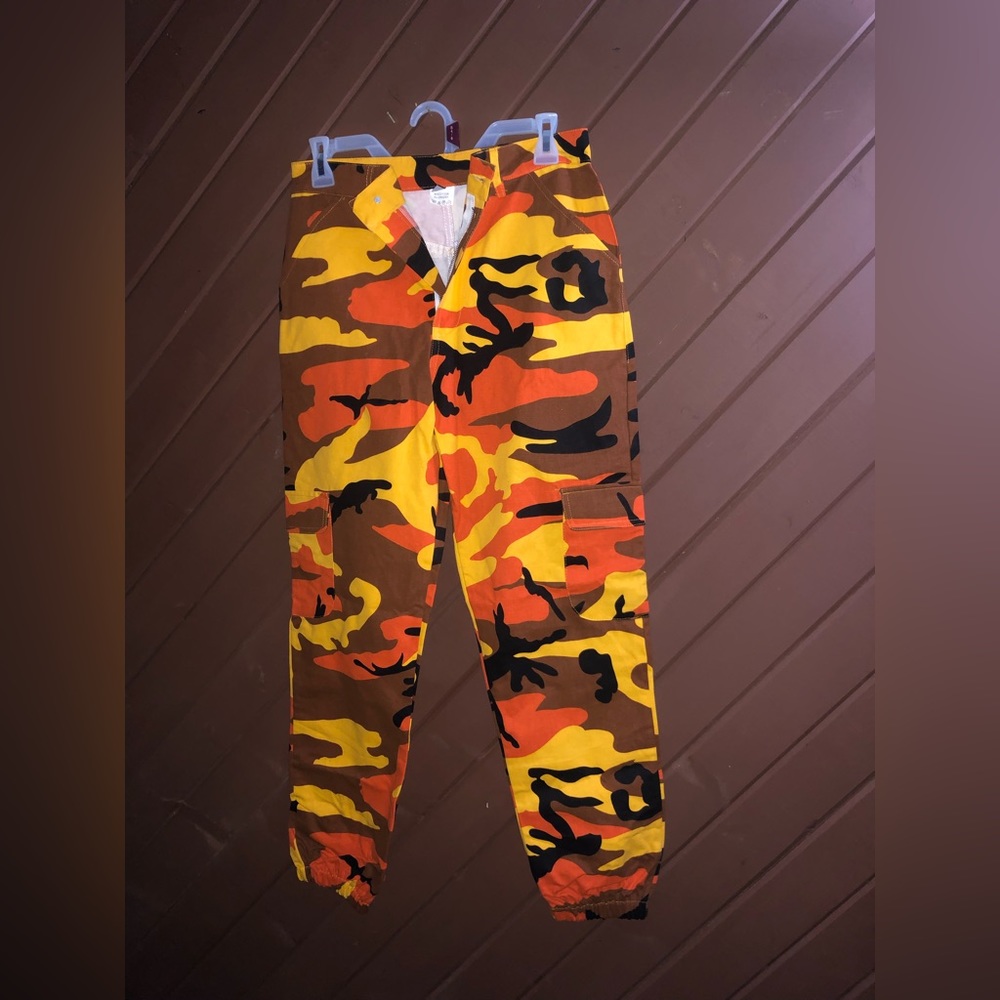 NWT Orange Camo Pants Size Small